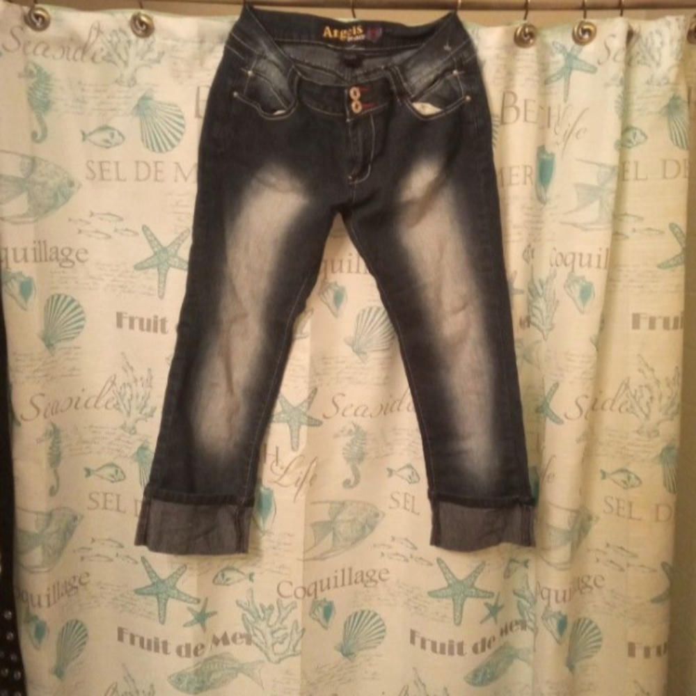 Angel Capris Size 9